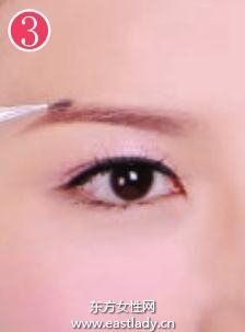 充满活力美人妆 传达快乐气息