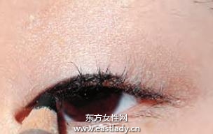 若有若无的隐形眼线的画法