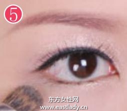 无敌闪亮眼妆的画法