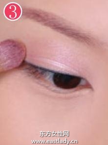 无敌闪亮眼妆的画法