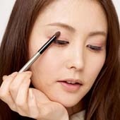 洋娃娃大眼妆7步轻松画出