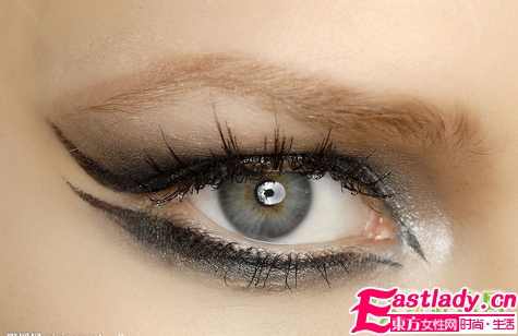 内双眼怎样画大眼妆
