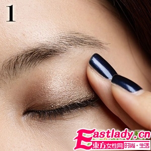 完美烟熏妆 云朵般干净轻柔