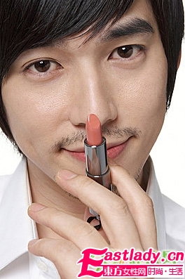 死也不承认化妆 英国男人会虚伪