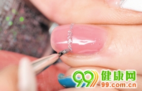 靓丽一夏 打造精巧蜜桃妆