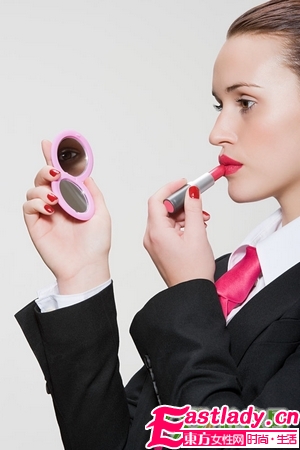 唇膏挑选技巧 选择自己的唇色