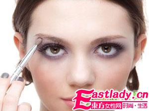 教大家五种烟熏妆的化法