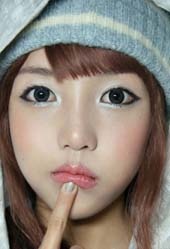 韩系无辜妆大眼妆的步骤图解