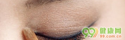 冬季的迷人魅惑眼妆步骤图解