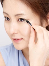 日 凛感 眼妆 做知性美人