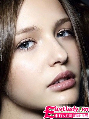 粗眉当道 自然清新邻家女