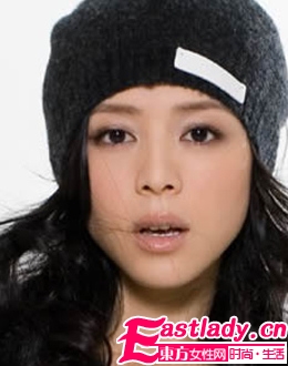 淡雅茉莉 张静初简约时尚妆容