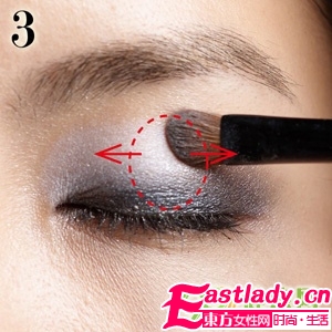 完美烟熏妆 云朵般干净轻柔