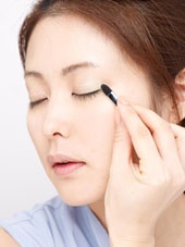 日 凛感 眼妆 做知性美人