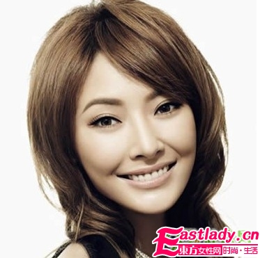 清纯少女的裸妆魅力