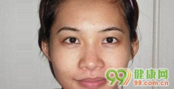 黄脸婆巧妙妆容变身美丽轻熟女