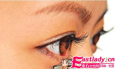 巧妙使用睫毛膏 增加眼妆魅力