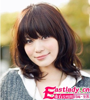 2011女生瘦脸的发型（图）