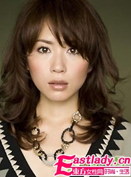 2011女生瘦脸的发型（图）