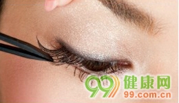 3步搞定浓密卷翘睫毛