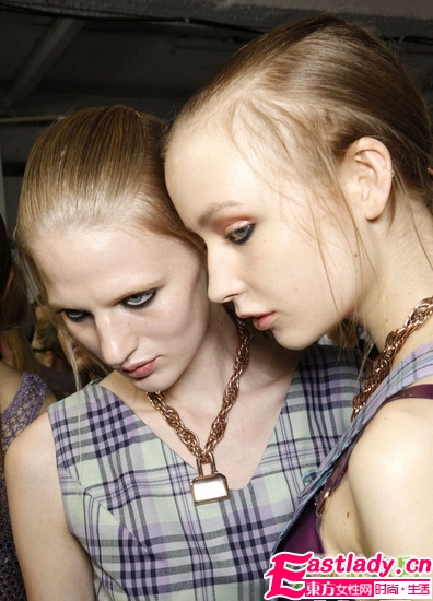 犀利女人妆 时装周下眼线走红