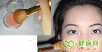 黄脸婆巧妙妆容变身美丽轻熟女