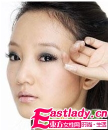 单眼皮眼睛要怎么化妆会变大
