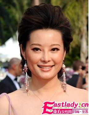 戛纳节明星妆容发型大pk