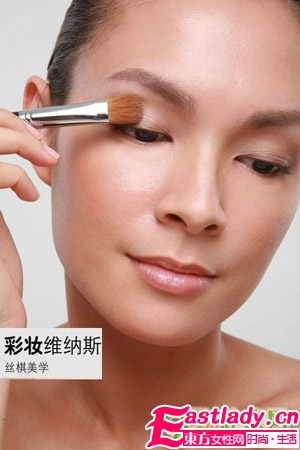 懒美人最爱的单色眼影立体画法