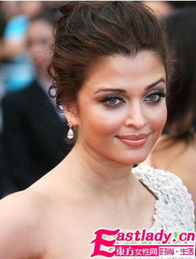 戛纳节明星妆容发型大pk