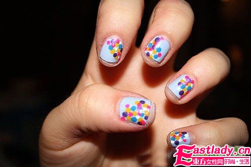 复古波点美甲图案