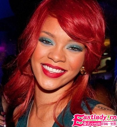 群星效仿 蓝精灵 俏美妆