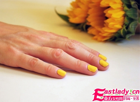 教你DIY条纹玉米糖美甲