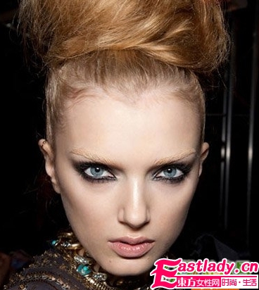 小烟熏 秋季10大浪漫约会彩妆