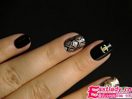 香奈儿品牌灵感的美甲图