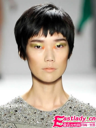 2011秋冬T台最热金色妆容