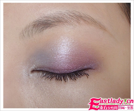 粉紫浪漫眼妆画法步骤