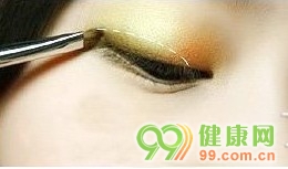 夏日清新柠檬妆 绿意迷人