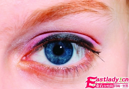 20秒手术 褐色瞳变蓝色