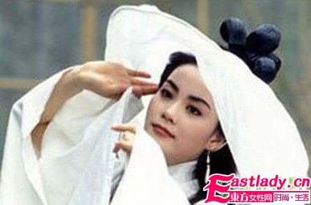 天后王菲 从青葱到成熟妆容进化史