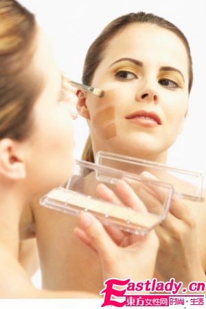 如何用底妆化出完美小脸