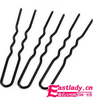 打造日系棕色系眼妆+蓬松大波浪