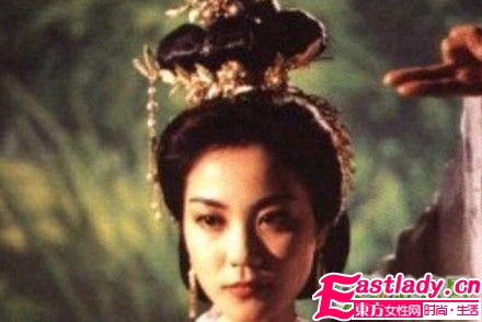 天后王菲 从青葱到成熟妆容进化史