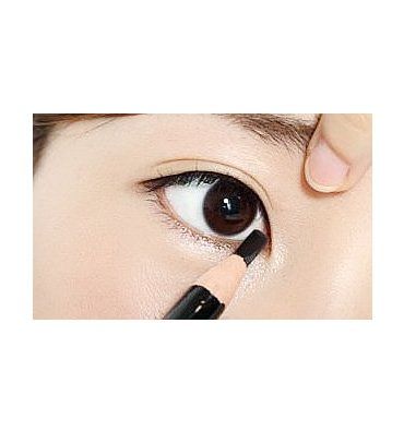 一步一步教你画出完美眼妆