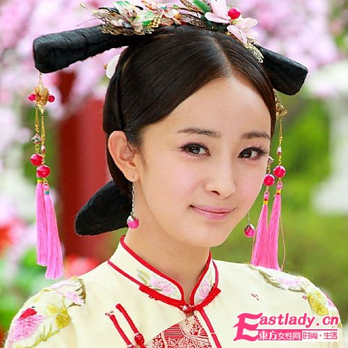 杨幂[宫]清新妆 催旺桃花运