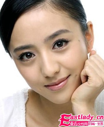 《宫锁心玉》杨幂佟丽娅美妆照