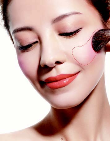 腮红画法 变身人见人爱完美脸型