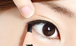 一步一步教你画出完美眼妆