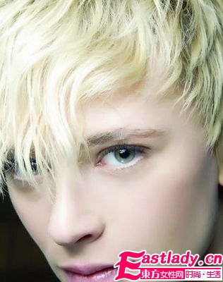 妙用白色眼线 打造优雅百变眼妆