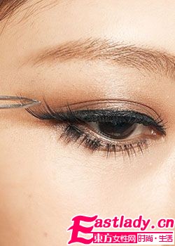 打造融化人心の冬季暖意妆容